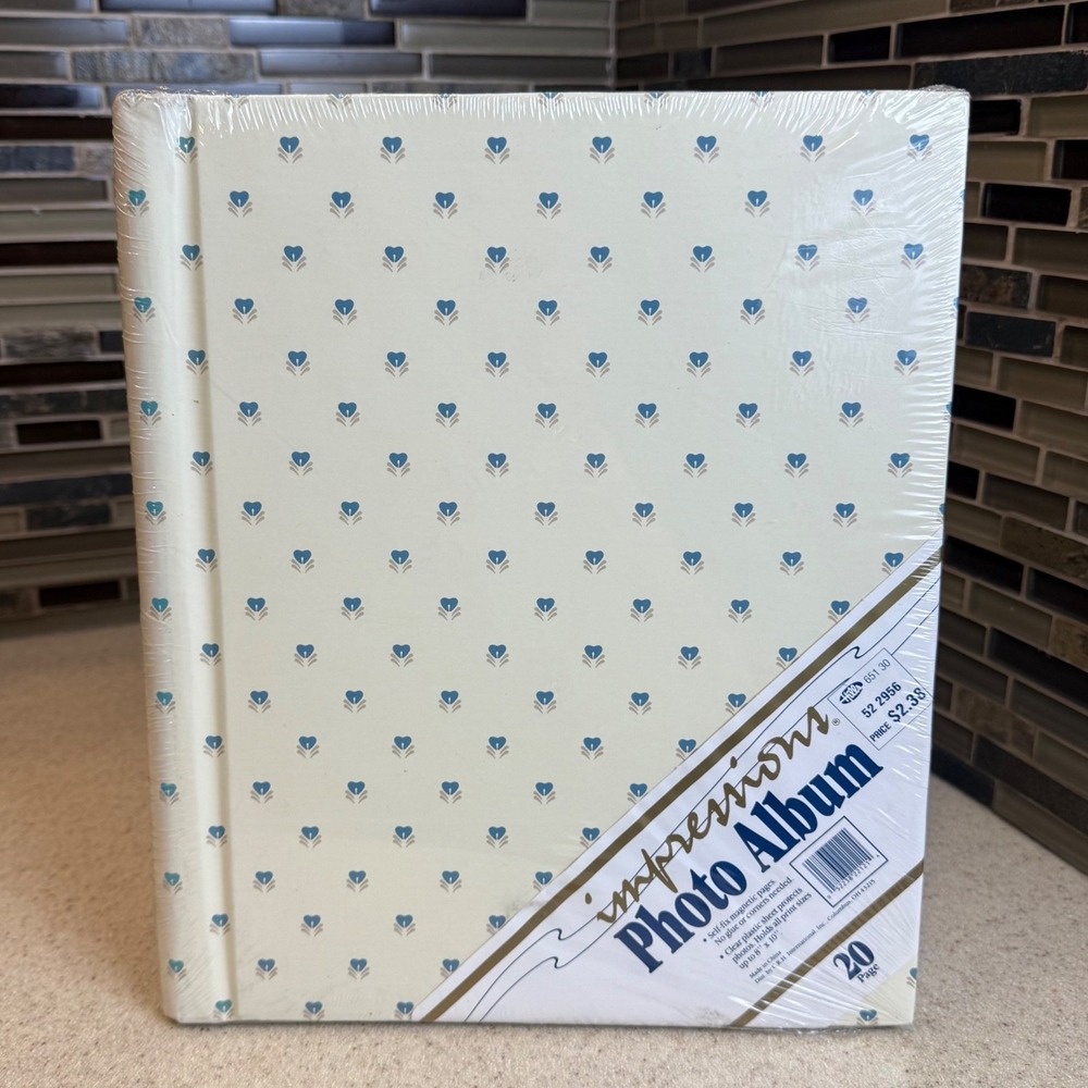 Vintage Impressions Photo Album Blue Heart Floral Cream 20 Magnetic Pages Sealed